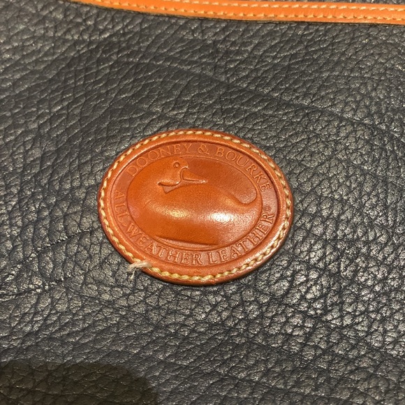 Vintage Dooney And Bourke All Weather Saddle Crossbody Navy Pebbled Leather Bag - Picture 4 of 12